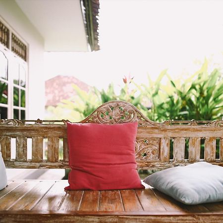 ホテルSwan House Canggu エクステリア 写真
