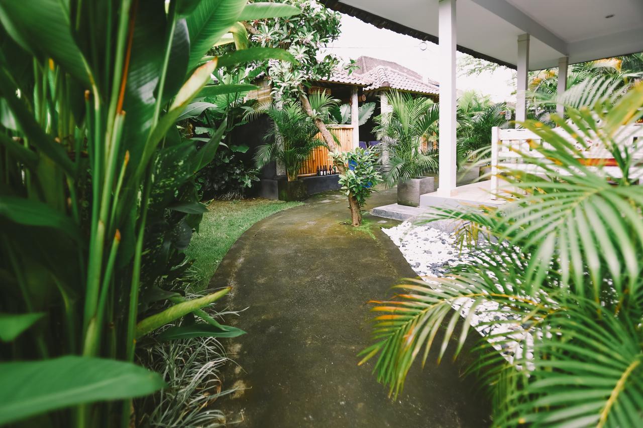 ホテルSwan House Canggu エクステリア 写真